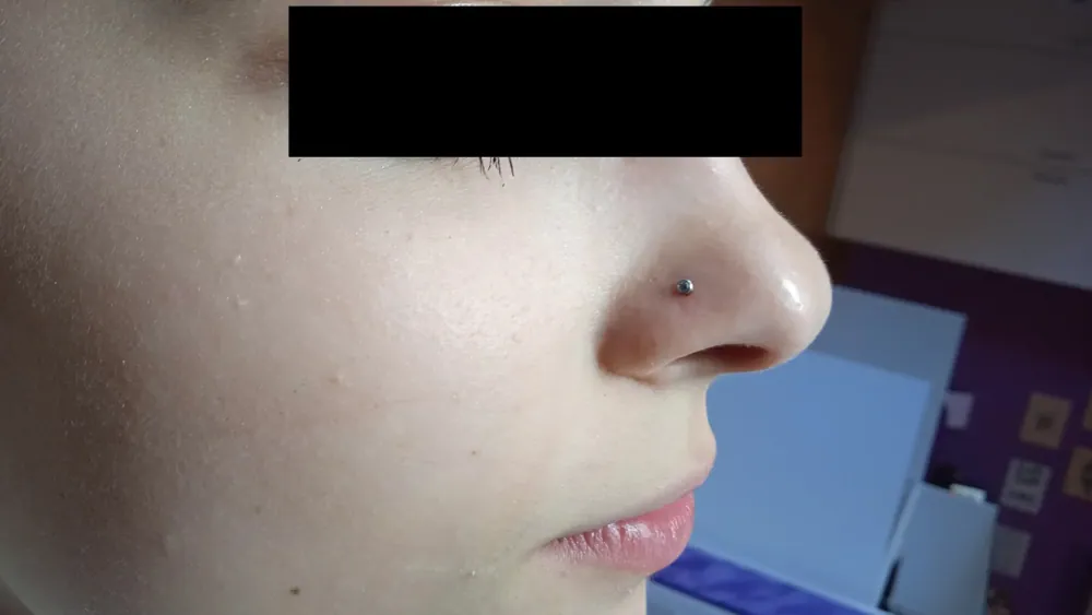 Piercing aplikovaný v štúdiu MIA art TATTOO