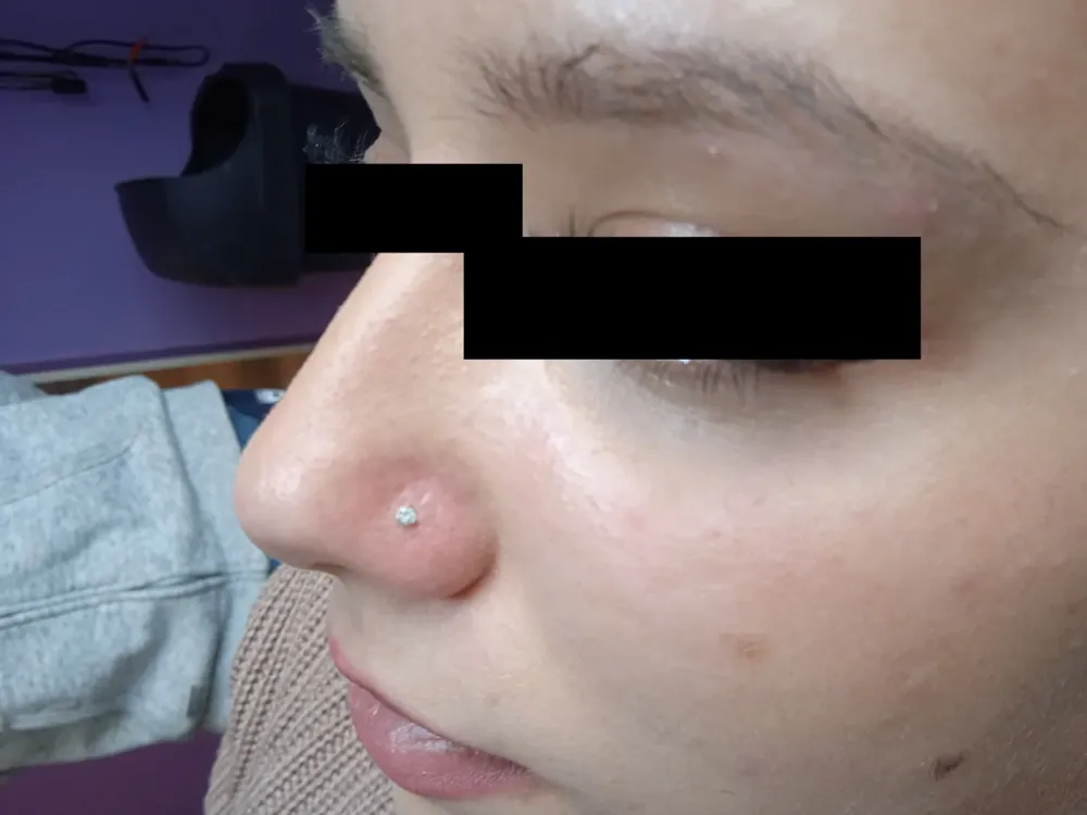 Piercing aplikovaný v štúdiu MIA art TATTOO